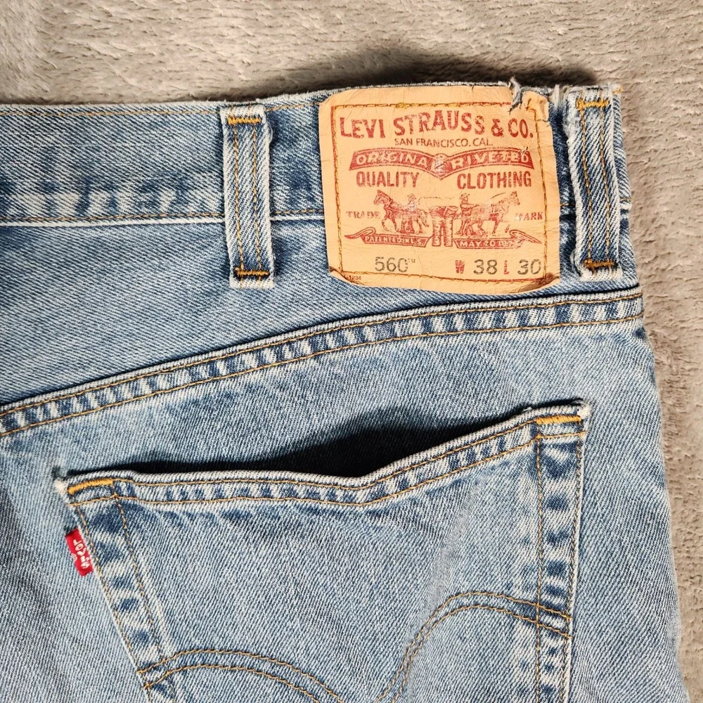 Levi's 560 Jeans Men's 38X30‎ Blue Comfort Fit Light Wash Denim Pants